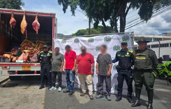 En total fueron decomisados 2.794,2 kilogramos de carne bovina y porcina, cuyo valor comercial supera los 108 millones de pesos. FOTO Alcaldía de Medellín. 