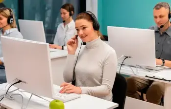 La atención al cliente y el soporte técnico siguen siendo los roles más demandados por las empresas del sector BPO en Colombia. FOTO: GETTY