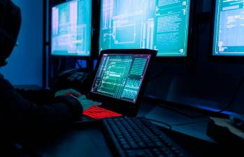 Expertos prendieron las alarmas por la facilidad que la IA les da a los ciberdelincuentes para cometer delitos. FOTO getty