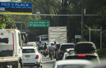 La Secretaría de Movilidad de Medellín recordó que cualquier modificación del pico y placa será divulgada oportunamente a través de sus canales institucionales y medios oficiales. FOTO Camilo Suárez. 