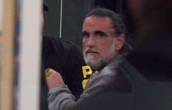 Álex Saab llegó a Estados Unidos escoltado por agentes de la DEA tras ser deportado desde Caracas. FOTO: AFP.