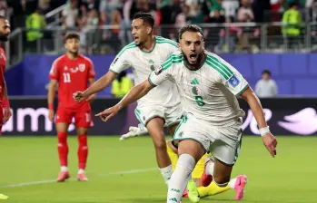 Miles de aficionados se reunieron en espacios públicos de Jordania para seguir el partido de su selección en el Mundial 2026. FOTO: Getty Images.