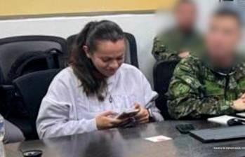 Así fue fotografiada la supuesta espía Luisa Fernanda Salgado Fernández, durante una de las reuniones en la sede del Bafur N°5 en Bogotá. FOTO: CORTESÍA DE FISCALÍA.