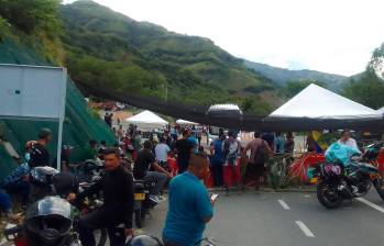 Los mineros de Caldas y campesinos de Santander, Boyacá y Norte de Santander se unieron en un paro indefinido desde este lunes. Foto: Cortesía - Defensoría del Pueblo