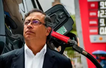 Cada galón de diésel en Colombia se subsidia con $3.500. FOTO: Colprensa y El Colombiano.