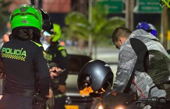 Medellín: megaoperativo contra piques y carreras en Las Palmas dejó 111 vehículos inmovilizados en la noche del jueves