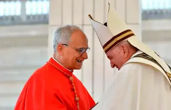 Francis Prevost junto al papa Francisco. FOTO GETTY 