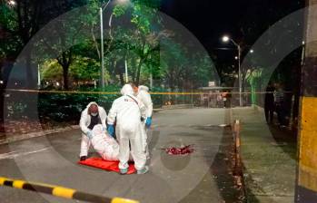 En la entrada de este conjunto residencial, al frente del Centro de Espectáculos La Macarena, ocurrió el asesinato de Jonatan de Jesús Ríos Román, de 33 años, en un aparente caso de hurto. FOTO: CORTESÍA