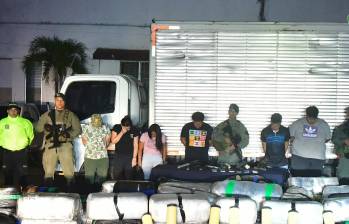 Los investigados fueron imputados por al menos nueve delitos, entre los que se encuentran tráfico de fabricación, o porte de estupefacientes agravado. FOTO: Cortesía Fiscalía General de la Nación