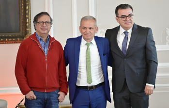 El presidente Gustavo Petro, Carlos Ramón González y Olmedo López en Palacio. Foto: Presidencia 