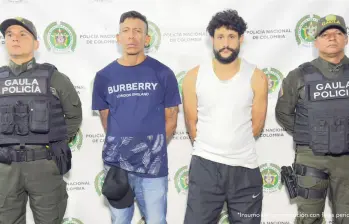 Hombres señalados de extorsionar trabajadoras sexuales del centro de Medellín. FOTO: FISCALÍA