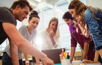 Se buscan perfiles con habilidades en atención al cliente y manejo de herramientas ofimáticas. FOTO: GETTY