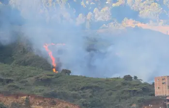 Imágenes del incendio registrado este 21 de julio de 2026 en el Cerro Quitasol FOTO: Santiago Olivares T.