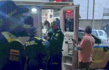 El hombre herido recibió atención inmediata por una ambulancia de la secretaría de Salud. FOTO: CORTESÍA