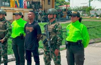 Erueel David Mendoza Escobar, alias Messi Junior, fue capturado conjuntamente por el Ejército y la Policía en Puerto Berrío. FOTO: CORTESÍA