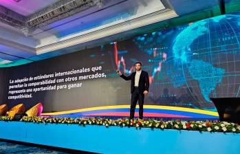 Pablo Andrés Rivas Herazo, superintendente Financiero de Colombia, presentó en Cartagena las perspectivas del supervisor para el sector asegurador y destacó los retos tras el terremoto del 10 de agosto. FOTO tomada de X