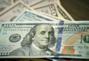 El índice dólar alcanzó su nivel más alto en más de un mes por la búsqueda de activos seguros. FOTO: GETTY