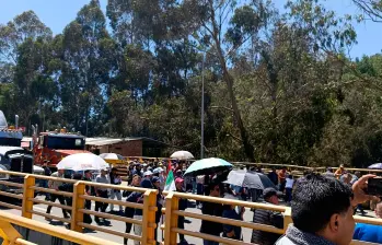 El Puente Internacional de Rumichaca volvió a operar tras 19 días de bloqueo que frenaron el comercio entre Colombia y Ecuador. FOTO COLFECAR