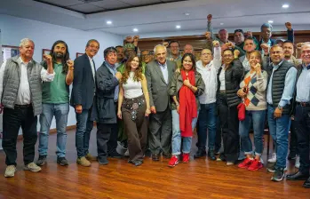 Comenzó la conformación del Frente Amplio para las elecciones. En la foto aparece Roy Barreras junto al expresidente Ernesto Samper. Foto: Redes sociales.