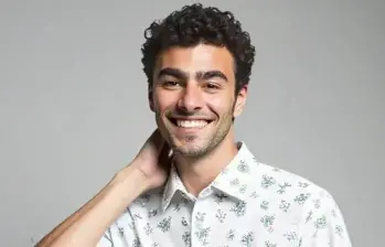 Esta fue la imagen que apareció en la página web de Shein con el rostro de Luigi Mangione, acusado de asesinar a un director ejecutivo en Nueva York, crimen que puede llevar a la pena de muerte en Estados Unidos. FOTO: REDES SOCIALES