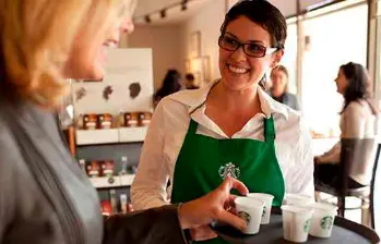 Starbucks sigue ampliando su equipo en Colombia con nuevas vacantes en varias áreas. FOTO: CORTESÍA