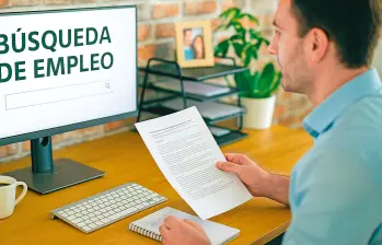 Miles de colombianos aplican a diario a vacantes laborales sin recibir respuesta, sin saber que muchas veces las ofertas no existen realmente y sus hojas de vida son llevadas a una base de datos. FOTO El Colombiano