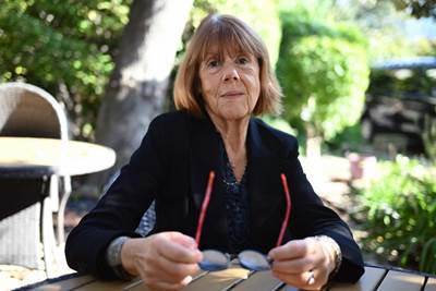 La obra recoge la historia de Pelicot narrada en primera persona y se presenta como un testimonio orientado a ofrecer consuelo y esperanza. FOTO cortesía Penguin