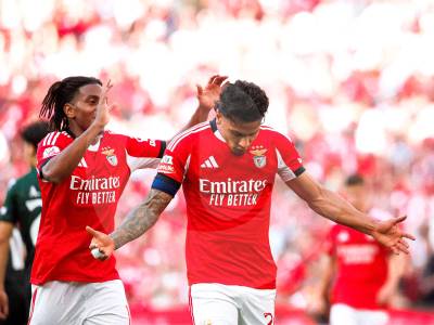 Video | Con gol y pase gol, Richard Ríos lidera la goleada del Benfica y aprieta lucha por título en Portugal