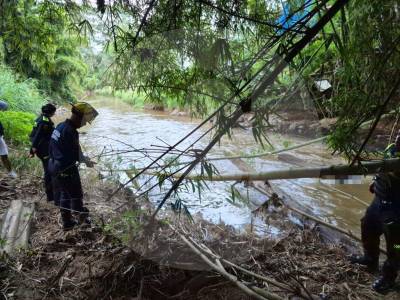 Una llamada permitió el rescate de un cuerpo sin vida en un afluente de Rionegro, Oriente antioqueño