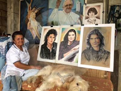 A Amparo, la retratista de la Oriental con La Playa, le tocó guardar su caballete