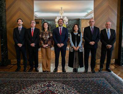 Junta directiva del Banco de la República con el nuevo ministro de Hacienda, Diego Guevara. FOTO: Cortesía.