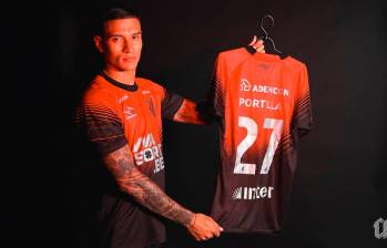 El volante colombiano Juan Camilo Portilla fue presentado como nuevo jugador del Atlético Paranaense de Brasil. FOTO TOMADA X @AthleticoPR