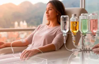 Generalmente, la sueroterapia contiene magnesio, vitaminas del complejo B, vitamina C, electrolitos e incluso antiinflamatorios. FOTO: Generada con IA.