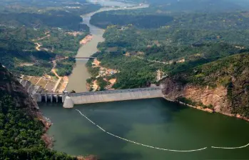 El embalse Topocoro de 7.000 hectáreas aproximadamente, almacena 4.800 millones de metros cúbicos de agua. FOTO cortesía Isagén