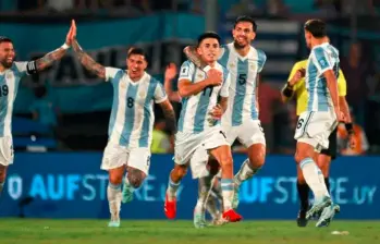 El festejo del gol de Thiago Almada con el que Argentina venció a Uruguay. FOTO GETTY