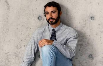 Este es Dario Vitale, el nuevo diseñador italiano que estará al frente de Emporio Armani. FOTO: Tomada de redes sociales.
