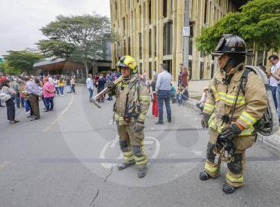 Sismo en Medellín: Alcaldía despliega 263 bomberos y 40 ingenieros para revisar daños