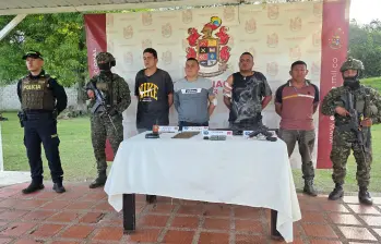 Los detenidos tras la operación militar en Támesis. FOTO: Cortesía Séptima División del Ejército