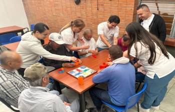 Algunos de los adultos mayores que requieren los apoyos financieros. FOTO: Cortesía