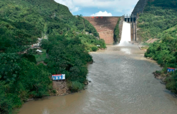 MinAmbiente revisará licencia ambiental de la Central Hidroeléctrica Sogamoso tras cierre abrupto de compuertas. Foto: Isagen. 