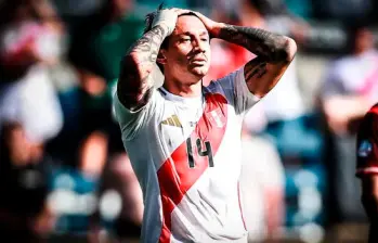 Gianluca Lapadula sufre problemas de tobillo y no jugará tampoco contra Ecuador. FOTO AFP