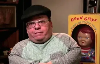 El actor Ed Gale tenía acondroplasia, una forma de enanismo. Su condición lo llevó a interpretar al icónico Chucky. FOTO: REDES SOCIALES