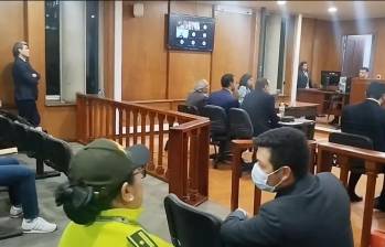Momentos antes de que se efectuar la captura del exministro de Hacienda, Ricardo Bonilla. FOTO: CAPTURA DE VIDEO/REDES SOCIALES