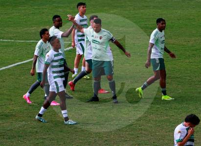 Envigado vibró con la presencia de Jhon Córdoba y otros canteranos en el Polideportivo Sur