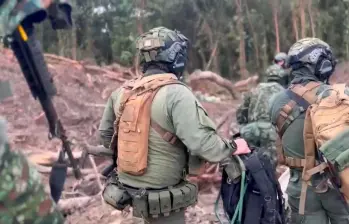 Por el operativo en el Guaviare, que dejó siete menores muertos, la Procuraduría abrió una investigación y pidió mejorar los protocolos militares en operaciones contra las disidencias de las Farc. FOTO cortesía mIndefensa