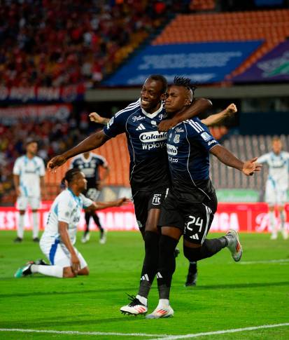 El partido se definió temprano. En una jugada precisa, Ortiz aprovechó una desatención defensiva del conjunto visitante para marcar el tanto que sellaría el destino del juego. Foto: Camilo Suárez Echeverry