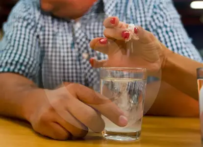 Hombre fue drogado en un bar de Bogotá y le robaron más de 50 millones de pesos: esto se sabe