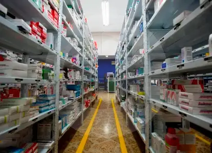 Pacientes advierten nueva barrera para acceder a medicamentos en crisis del sistema