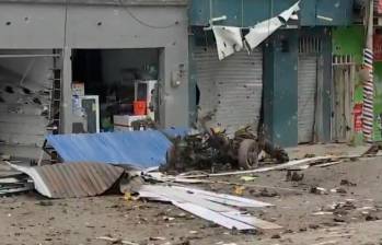 Los restos del carrobomba en Patía, Cauca. FOTO: CORTESÍA.