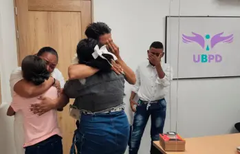 El reencuentro de los miembros de la familia fue emotivo, se realizó en un lugar de Apartadó. FOTO: UBPD